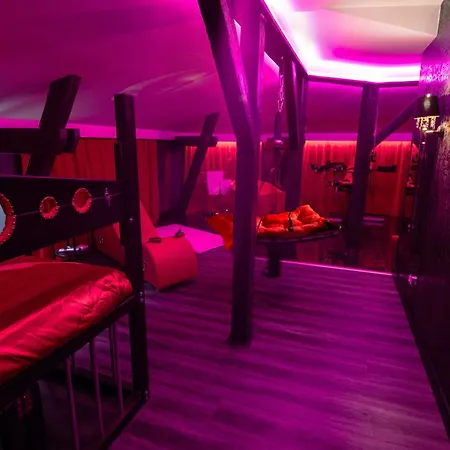 Red Palace Bdsm