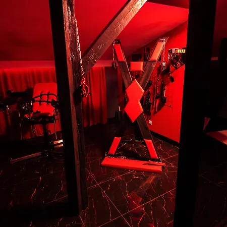 Apartmán Red Palace Bdsm *