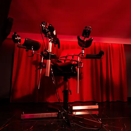 Red Palace Bdsm *