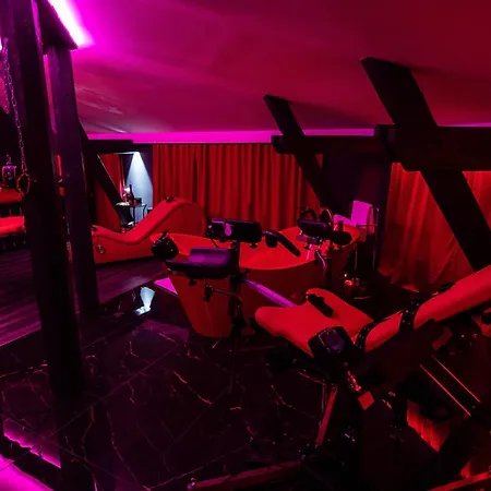 Red Palace Bdsm