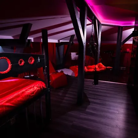 Red Palace Bdsm Lägenhet