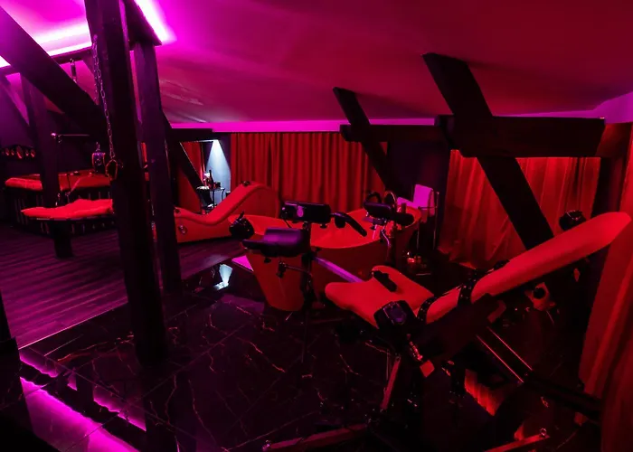 Red Palace Bdsm