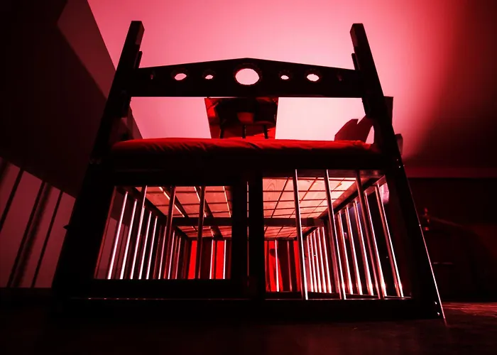 Red Palace Bdsm *
