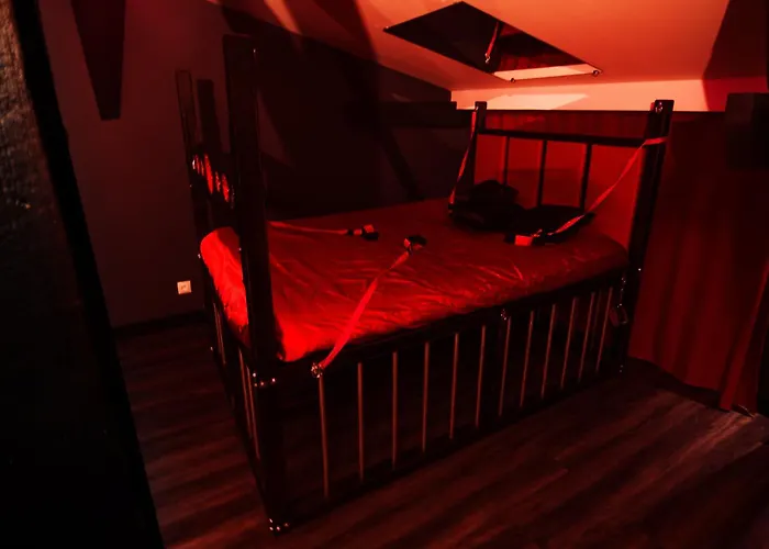 Red Palace Bdsm Lejlighed *